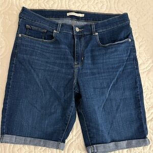 Levi's Dark Blue Denim Jeans Size 31 Womens